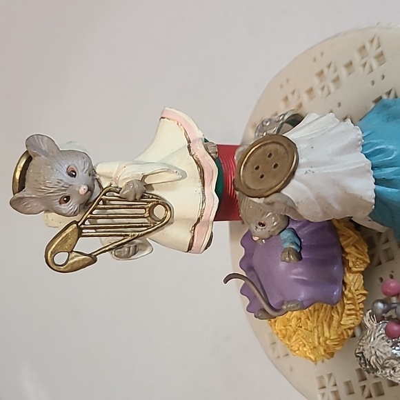 Enesco Joy To The World Music Figurine Mouse Nativity Christmas Angel Baby Jesus - Picture 5 of 6